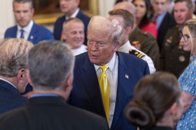 Donald Trump powiedział, że spotkanie Wołodymyra Zełenskiego z Władimirem Putinem nie jest warunkiem koniecznym do jego rozmowy z rosyjskim dyktatorem.