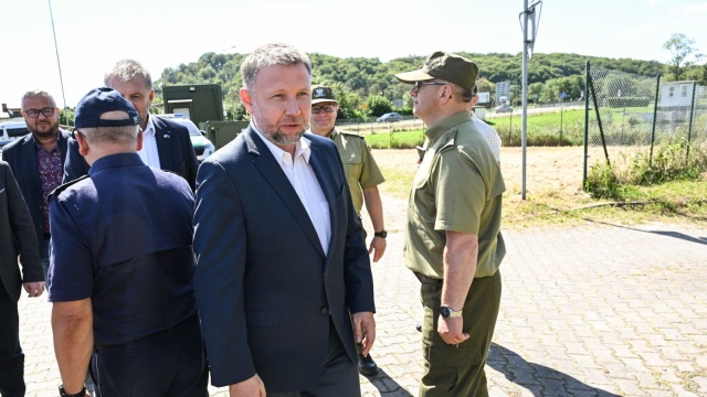 Kierwiński: będę apelował, aby służby weryfikowały internetowe wpisy