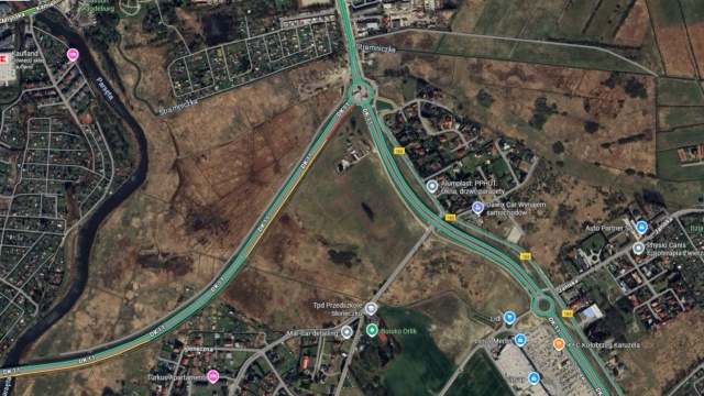 Do zdarzenia doszło na drodze krajowej 11 przy wyjeździe z Kołobrzegu.