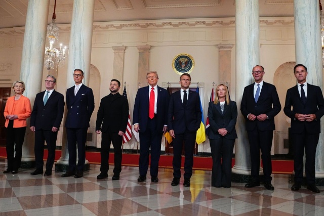 Władimir Putin zgodził się na gwarancje bezpieczeństwa dla Ukrainy - powiedział prezydent USA Donald Trump na początku spotkania z europejskimi przywódcami i prezydentem Ukrainy Wołodymyrem Zełenskim. Zapowiedział również dyskusję o wymianie terytoriów.