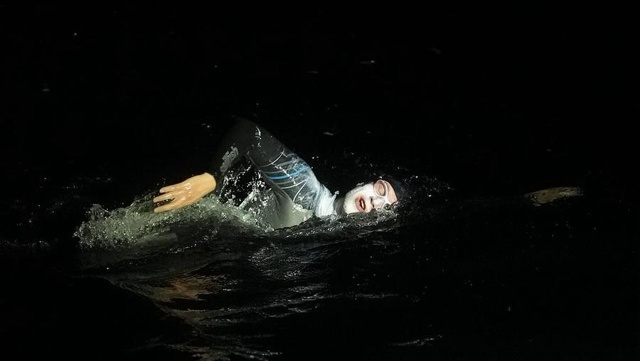 Morze znów okazało się silniejsze - próba przepłynięcia Bałtyku wpław przerwana na ostatniej prostej.