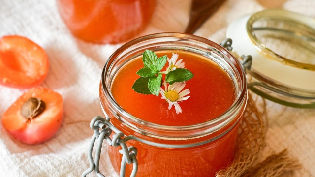 Kiszone, marynowane, na słono albo na słodko - mowa o smakach lata. W ramach akcji Lato zamknięte w słoikach organizowanej przez szczeciński oddział Towarzystwa Opieki nad Zwierzętami można podzielić się domowymi przetworami.