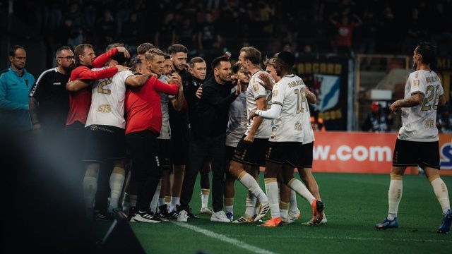 Piłkarze Pogoni odnieśli cenne zwycięstwo w ekstraklasie. Szczecinianie wygrali 2:1 (1:1) na wyjeździe z Widzewem Łódź w szóstej kolejce rozgrywek.