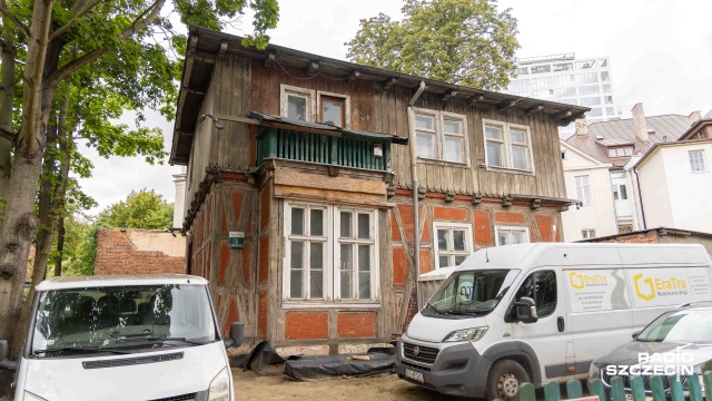 Drewniana willa przy ulicy Mickiewicza w Szczecinie przechodzi generalny remont.