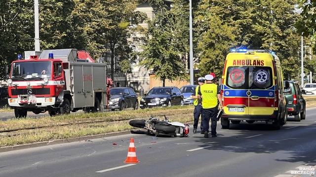 Jedna osoba została poszkodowana w wypadku w alei Wojska Polskiego w Szczecinie. To między ulicami Felczaka a Królowej Korony Polskiej.