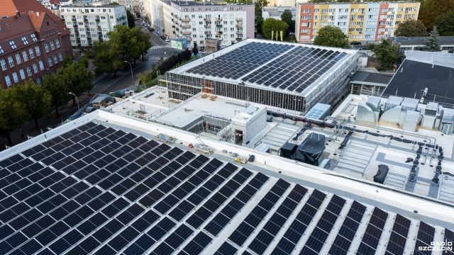 Od tynków po fotowoltaikę - krok po kroku Szczeciński Dom Sportu zyskuje ostateczny kształt. W ramach budowy powstanie m.in. nowy, 30-metrowy basen i hala sportowa.