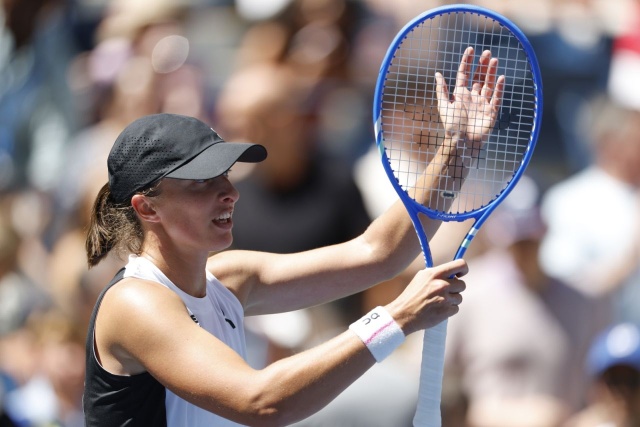 Iga Świątek pewnie awansowała do II rundy wielkoszlemowego US Open rozgrywanego w Nowym Jorku. Polka w dwóch setach 6:1, 6:2 pokonała Kolumbijkę Emiliane Arango.