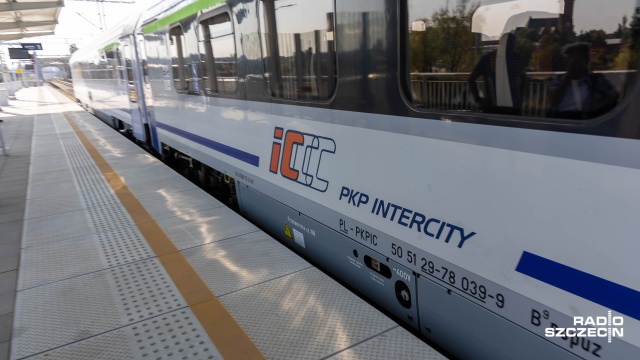 PKP Intercity wydłuża wakacyjne kursy sezonowych pociągów do miejscowości turystycznych. To oznacza między innymi, że pociągi na trasie Świnoujście - Warszawa będą kursować do października.