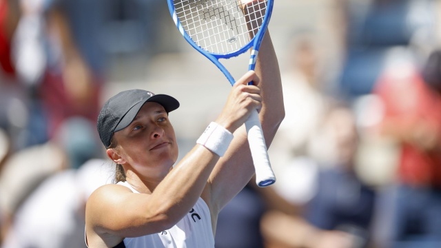 O dogodnych dla polskich kibiców godzinach rozegrają w czwartek swoje mecze Iga Świątek, Magdalena Fręch i Kamil Majchrzak w drugiej rundzie US Open w Nowym Jorku. Świątek na kort centralny wyjdzie o godzinie 17.30 czasu polskiego.