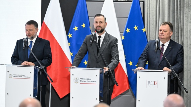 Ma przygotować obywateli do radzenia sobie w sytuacjach kryzysowych - ministerstwa obrony narodowej oraz spraw wewnętrznych i administracji zaprezentowały Poradnik bezpieczeństwa.