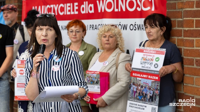 Członkowie Nauczycieli dla Wolności ze Szczecina złożyli do Zachodniopomorskiego Kuratora Oświaty pismo, w którym sprzeciwiają się zmianom zachodzącym w oświacie.