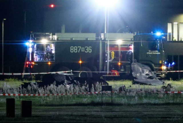 Tragiczny wypadek podczas przygotowań do Air Show w Radomiu. Rozbił się myśliwiec F-16. Zginął doświadczony pilot major Maciej Krakowian.