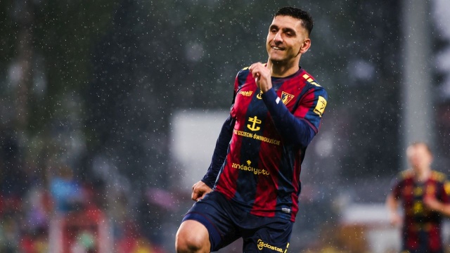 Efthymios Koulouris odchodzi z Pogoni - taką informację podał właściciel klubu, Alex Haditaghi w swoich social mediach. Następnym przystankiem w karierze Greka będzie Arabia Saudyjska.