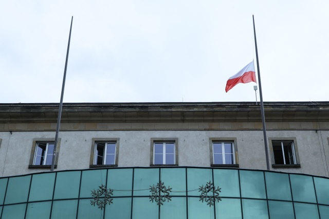 Resort Obrony Narodowej apeluje, aby zapewnić spokój pogrążonej w żałobie rodzinie majora Macieja Krakowiana.