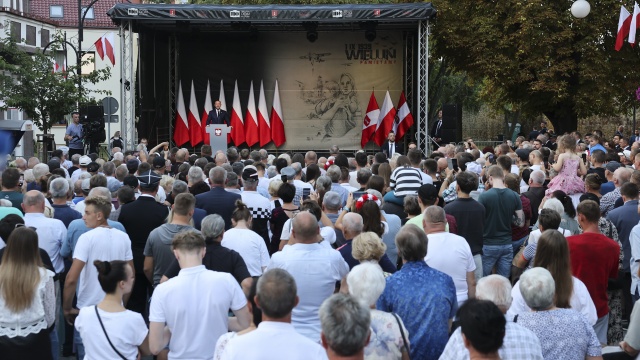 W 86. rocznicę wybuchu II Wojny Światowej prezydent spotkał się z mieszkańcami Wielunia, miasta, na które 1 września 1939 roku spadły niemieckie bomby.