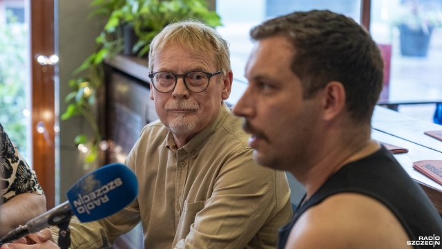 W najbliższy weekend Teatr Współczesny przy Wałach Chrobrego w Szczecinie zaprasza do siebie na Dotyk za dotyk i Surferów.