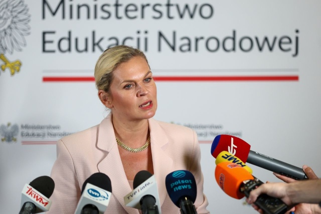 Ministra edukacji Barbara Nowacka zapewnia, że rozumie postulaty protestujących nauczycieli.