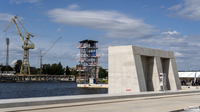 Całe zaplecze dla największego doku pływającego w Morskiej Stoczni Remontowej Gryfia w Szczecinie gotowe. Wykonawca zakończył prace przy infrastrukturze, która pozwoli remontować największe statki.