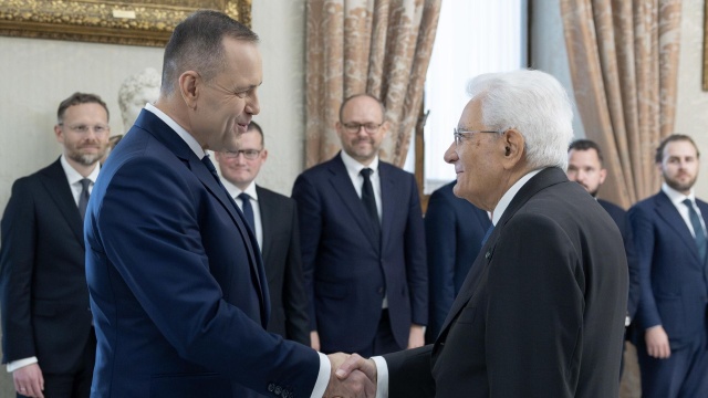 Prezydent Karol Nawrocki rozmawiał z włoskimi politykami o utworzeniu mniejszości blokującej umowę handlową między Unią Europejską a krajami Mercosur.