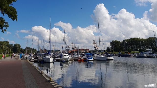 Pomosty odporne na sztormy, wiatr, pływy i o wiele więcej miejsca dla jachtów. W Świnoujściu trwa przetarg na przebudowę Portu Jachtowego im. Jerzego Porębskiego.