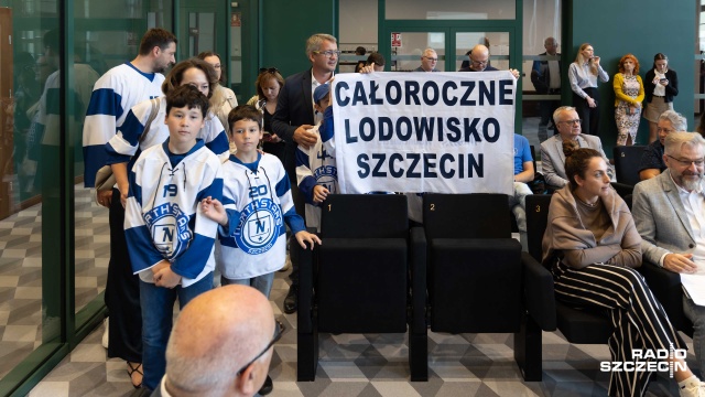 Powstanie całoroczne lodowisko miejskie w Szczecinie... tylko nie wiadomo kiedy i gdzie. Wszyscy radni podczas wtorkowej sesji Rady Miasta głosowali za uchwałą obywatelską zgłoszoną przez mieszkańców.