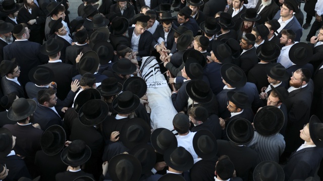 Zbrojne skrzydło palestyńskiego Hamasu, Brygady Al-Kasama, przyznało się do zorganizowania poniedziałkowego zamachu terrorystycznego w Jerozolimie, w którym zginęło sześć osób, a 14 zostało rannych.