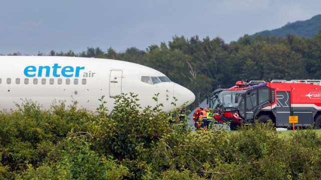 Operacje lotnicze na krakowskim lotnisku zostały wznowione przed godz. 1 w nocy. W niedzielę samolot pasażerski w trakcie lądowania wypadł z pasa startowego. Na miejscu pracowała Państwowa Komisja Badania Wypadków Lotniczych.