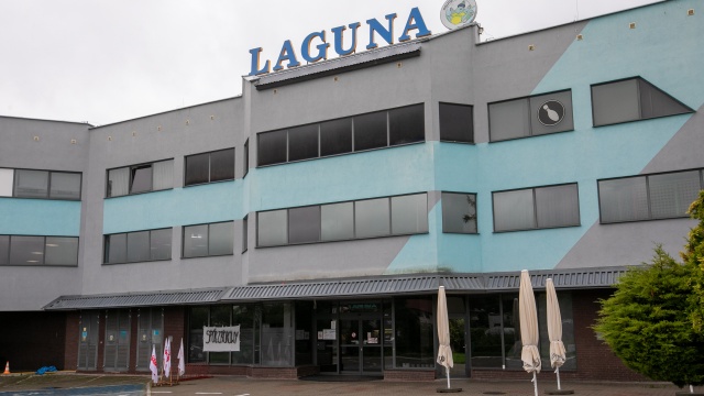 Woda w basenie została wymieniona, niecki basenowe wyczyszczone, drobne prace remontowe wykonane - po dwutygodniowej przerwie rusza Aquapark Laguna w Gryfinie.