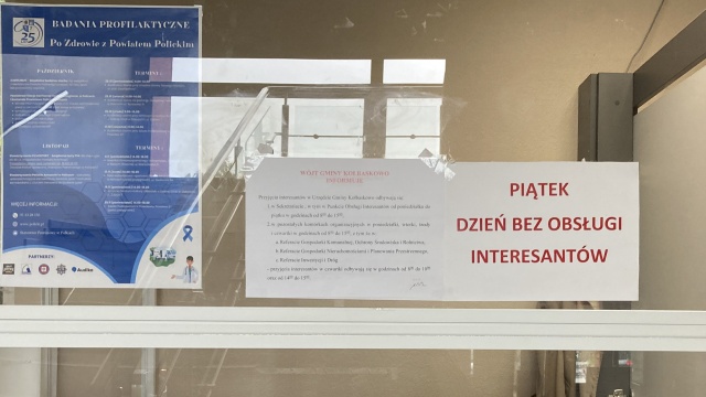 Potrzeby urzędu nie współgrają z potrzebami części mieszkańców, a to dlatego, że Urząd Gminy w Kołbaskowie w piątki nie obsługuje interesantów. Zdaniem jednego z radnych od dłuższego czasu pomysł nie zdaje egzaminu, na co uwagę zwrócili mu mieszkańcy.