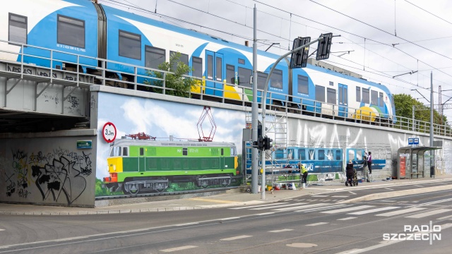 Na skrzyżowaniu ulic Kolumba, Dąbrowskiego i Zapadłej powstaje nowy mural.