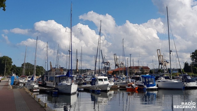 Tak słabego sezonu w świnoujskim porcie jachtowym jeszcze nie było. Powodem może być kapryśne lato, ale sytuację może uratować jeszcze ciepła, słoneczna i bezwietrzna jesień.