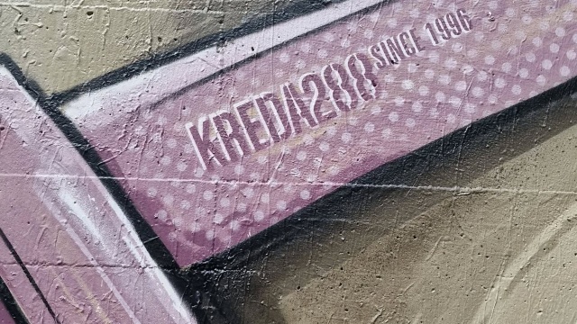 Podwójnie ekologiczny mural na szkole zmaluje artysta streetartowy ze Szczecina. Zaczyna w czwartek i można go podglądać przy pracy.