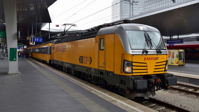 Rośnie konkurencja dla PKP Intercity. Rano na trasę z Krakowa do Warszawy wyjedzie pierwszy pociąg prywatnego czeskiego przewoźnika RegioJet.