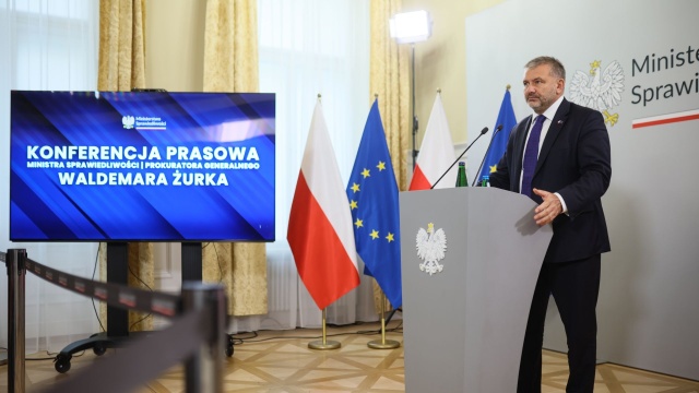 Minister Sprawiedliwości Waldemar Żurek zapowiedział, że po prezydenckim wecie rząd podejmie prace nad poprawkami do nowelizacji tzw. ustawy Lex Kamilek.