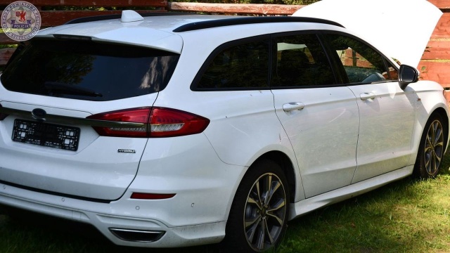 3 miesiące aresztu za paserkę dla 46-latka z Barwic. Dzięki akcji policji odzyskano też Forda Mondeo skradzionego w Niemczech.