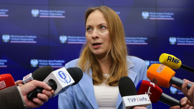 Wstępnej weryfikacji poddano ponad 3,2 tys. projektów HoReCa, z tego do dalszego sprawdzenia trafiło prawie 1,4 tys. projektów, w przypadku 39 podmiotów przeprowadzono pogłębioną kontrolę, stwierdzono 7 nieprawidłowości - poinformowała w piątek minister funduszy Katarzyna Pełczyńska-Nałęcz.