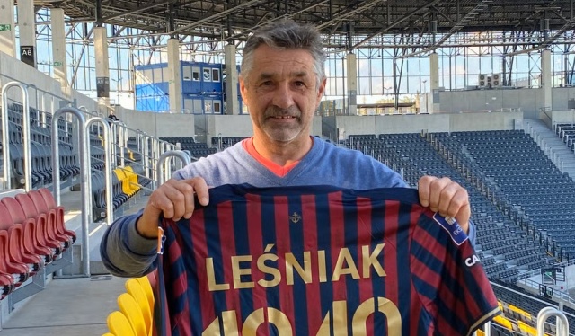 W Nowogardzie powstanie mural poświęcony Markowi Leśniakowi - informuje portal wGoleniowie.pl. To pomysł burmistrza gminy, Michała Wiatra.