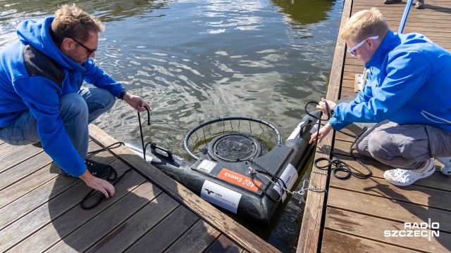 Butelki, kapsle, a nawet karty kredytowe - to antyskarby, które można znaleźć w Odrze. Walczyć z nimi będzie kosz PortBin, który stanął w szczecińskim porcie jachtowym North East Marina.