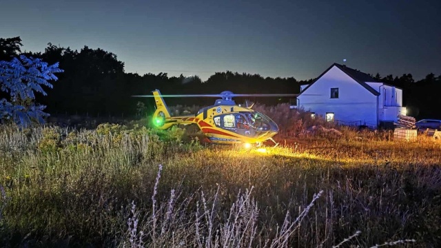 Mężczyzna został poważnie poparzony w pożarze przyczepy kempingowej. Do zdarzenia doszło na ulicy Kormoranów w Kościne, w gminie Dobra.