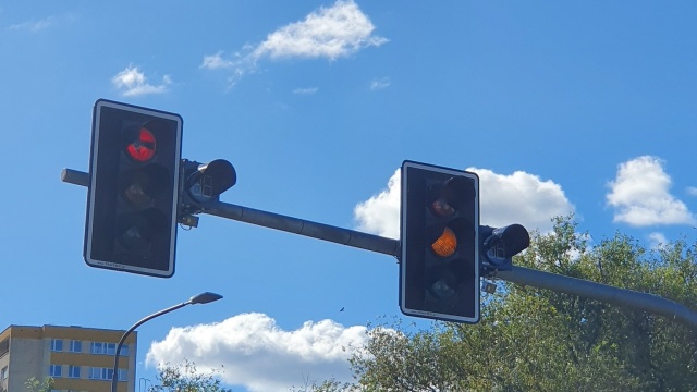 Pomagają kierowcom i usprawniają przejazd przez skrzyżowania. Kolejne sekundniki na sygnalizatorach świetlnych pojawiają się w Szczecinie.