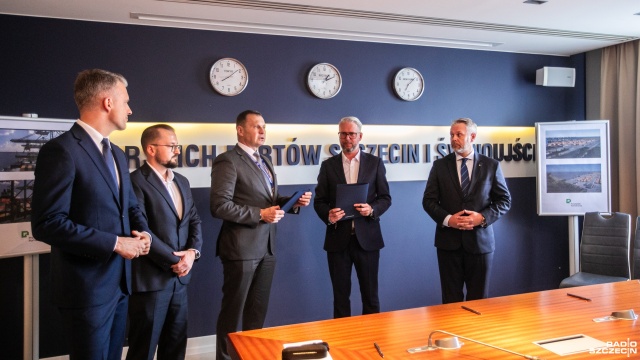 Drogi dojazdowe, bocznica kolejowa i infrastruktura energetyczna powstaną w świnoujskim porcie. To w ramach budowy dostępu lądowego do głębokowodnego terminala kontenerowego powstającego w naszym regionie.