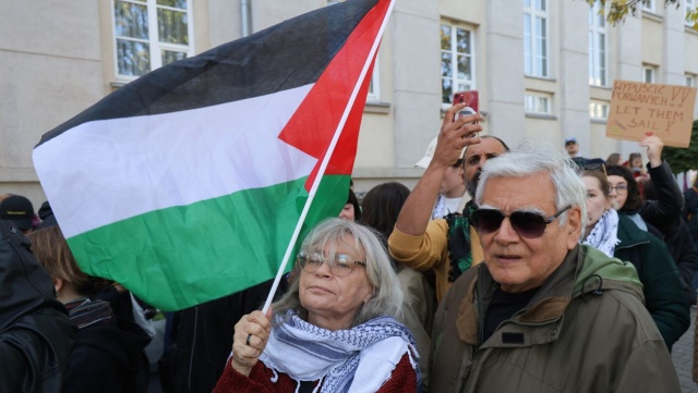 Warszawa: protest przed ambasadą Izraela