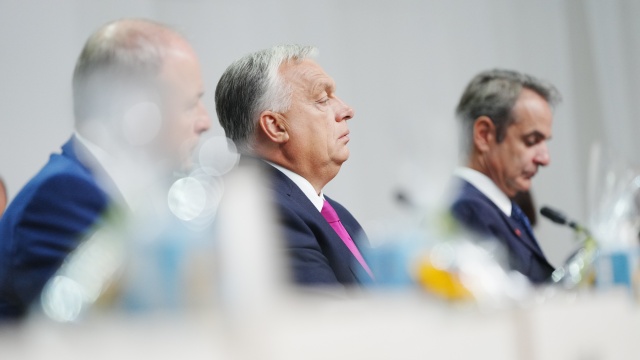 Weto Węgier na kolejnym unijnym szczycie. Tym razem w Kopenhadze. Premier Viktor Orban podtrzymał sprzeciw wobec formalnego rozpoczęcia negocjacji członkowskich z Ukrainą. Nie powiodła się próba szefa Rady Europejskiej Antonio Costy przełamania impasu.