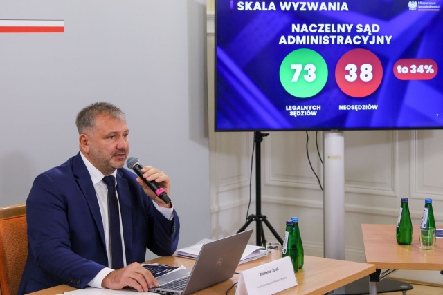 Minister sprawiedliwości Waldemar Żurek zaproponował projekt ustawy praworządnościowej.