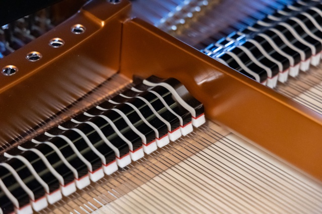 Niektórzy czekają całą noc. Przed Filharmonią Narodową w Warszawie stoi kolejka po wejściówki na trzeci etap Konkursu Chopinowskiego.