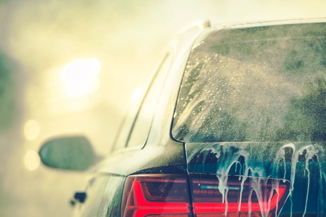 Jesteś posiadaczem myjni bezdotykowej A może dopiero myślisz o tego typu inwestycji W każdym razie - musisz o nią dobrze dbać Co to znaczy Przede wszystkim doglądać stanu technicznego poszczególnych jej elementów, akcesoriów i urządzeń. Na które warto rzucać okiem częściej Każdy producent myjni bezdotykowej oraz jej długoletni posiadacz wie, że trzeba