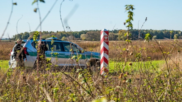 1400 paczek papierosów próbowano przemycić balonem meteorologicznym, który spadł na terenie Koszoł w woj. lubelskim.