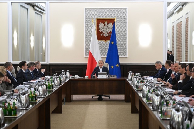 Cyberbezpieczeństwo oraz modernizacja służb - to główne tematy wtorkowego posiedzenia rządu. W ocenie premiera Donalda Tuska, nikogo nie trzeba przekonywać do tego typu inwestycji.