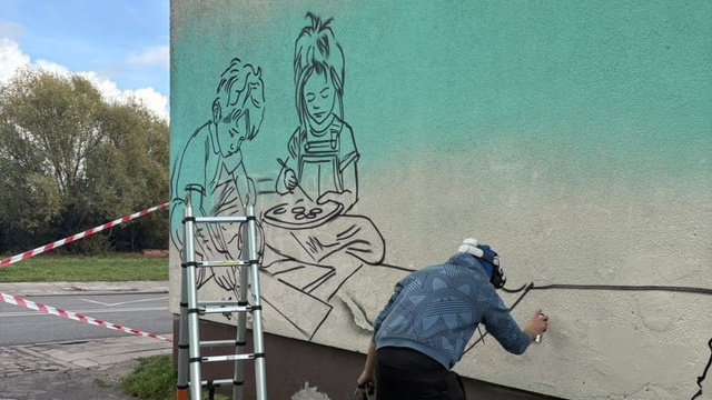 Zakończyły się prace nad dwoma muralami przy Szkole Podstawowej nr 9 przy ul. Księżnej Dąbrówki na szczecińskim Stołczynie.