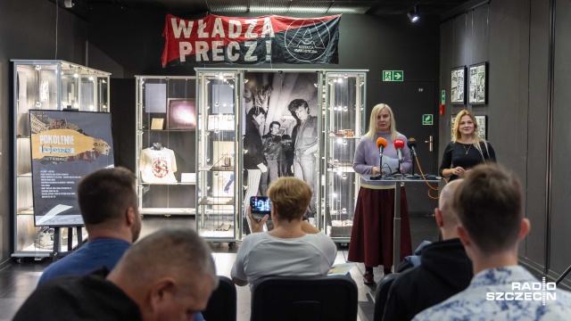W Centrum Dialogu Przełomy otwarcie wystawy czasowej pt. Pokolenie (no) future. Ekspozycja przedstawia szczecińską i ogólnopolską kontrkulturę lat 80. i 90. XX wieku.